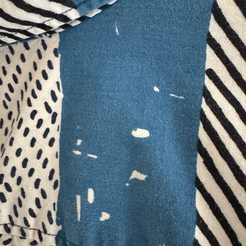 Lightly worn Burberry shirt
No rips or stains - Picture 8 of 9